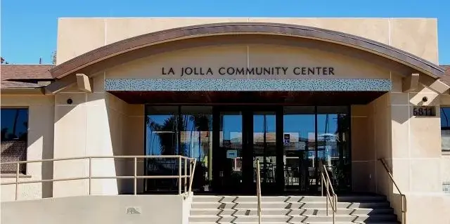 Kelli-Miller-Encinitas-Realtor-Outdoor-Movie-Night-at-La-Jolla-Community-Center-Luxury-Real-Estate-1