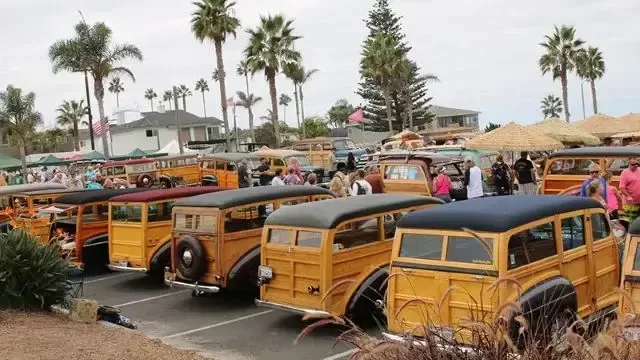 Kelli-Miller-Encinitas-Realtor-Wavecrest-Woodie-Car-Meet-Weekend-Luxury-Real-Estate