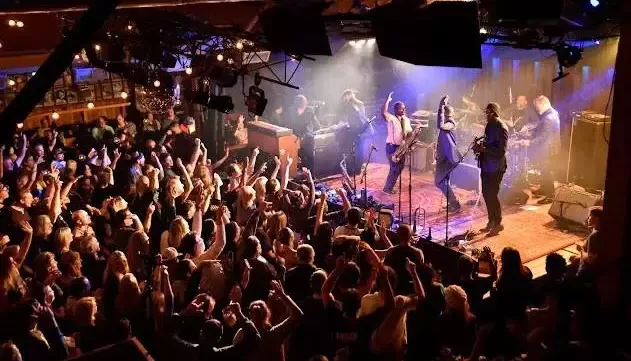 Kelli-Miller-Encinitas-Realto-Belly-Up-Concert-Series-Luxury-Real-Estate