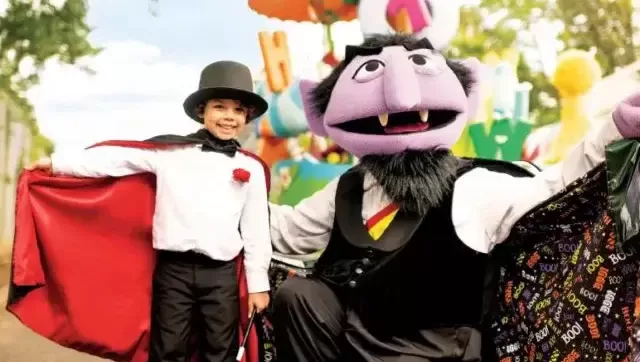 Kelli-Miller-Encinitas-Realtor-Rotary-Club-STEP-Halloween-Costume-Distribution-Luxury-Real-Estate