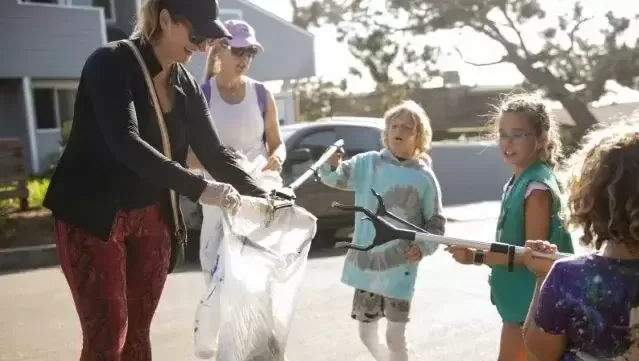 Kelli-Miller-Encinitas-Realtor-Del-Mar-Community-Beach-Cleanup-Luxury-Real-Estate